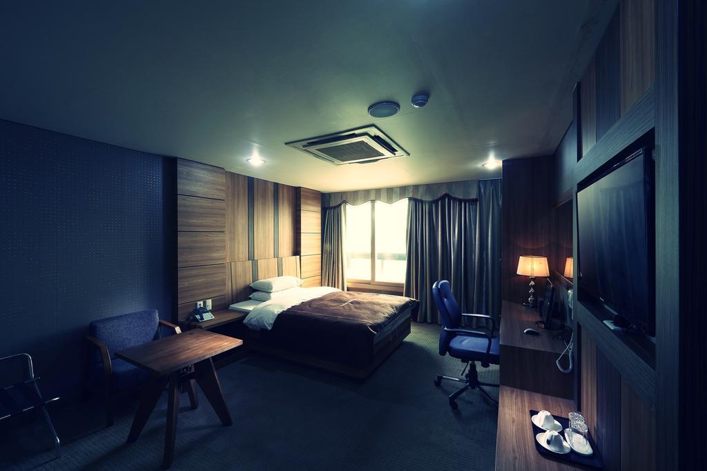 Benikea Premier Hotel Siheung Exterior photo